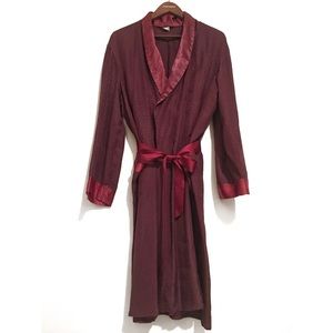 *HALLOWEEN SALE* Classy Vintage Robe